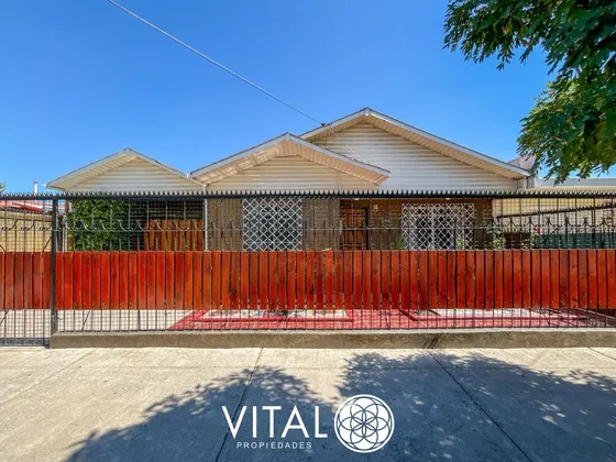 Casa En Venta De 3 Dormitorios 1 Baño - Puente Alto