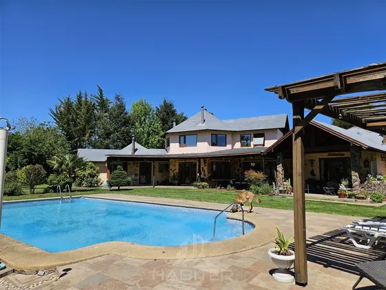 Casa En Venta De 6 Dorm. En Los Angeles