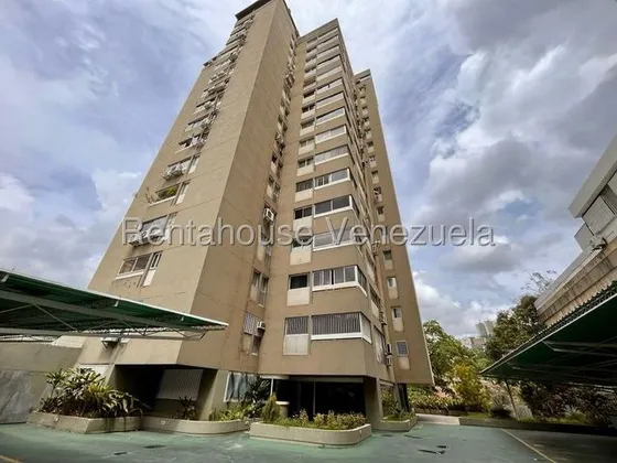 Cómodo Y Lindo Apartamento, Ideal Para Inversionistas O Parejas En Venta En Santa Fe Sur. Fabiola. Mls #25-21768.