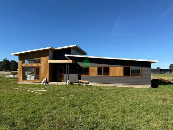 Parcela Con Casa Nueva En Venta De 3 Dorm. 2 Baños En Osorno