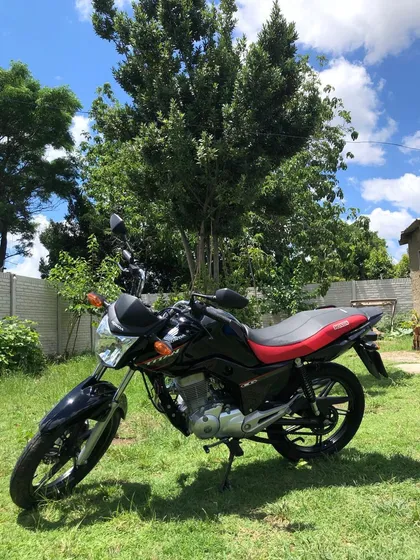 Honda New Titan 150 Modelo 2021 Con 5.200 Km