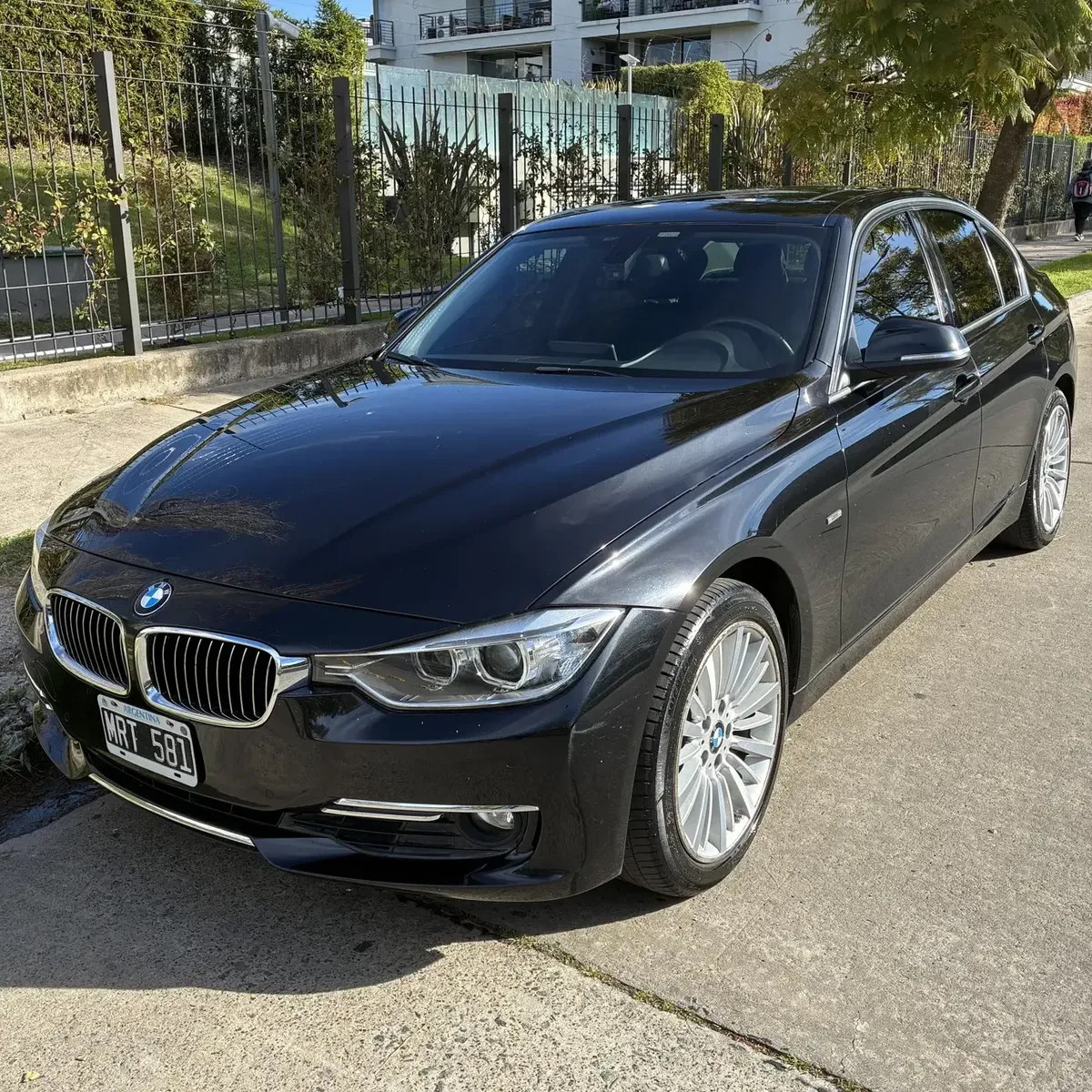 BMW Series 3 2.0 328i Luxury 245 hp