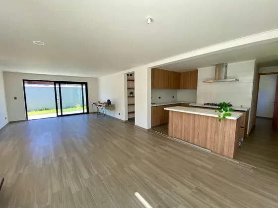 Casa En Venta Vitacura, Nueva!! Futura Línea Del Metro