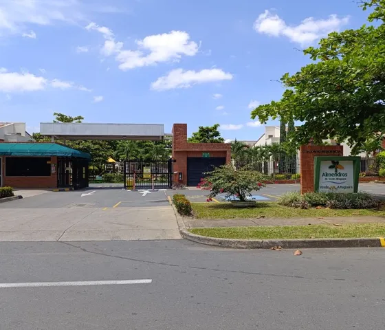 Vendo Casa De Dos Plantas En Jamundí Colombia, Conjunto Residencial Almendros De Verde Alfaguara