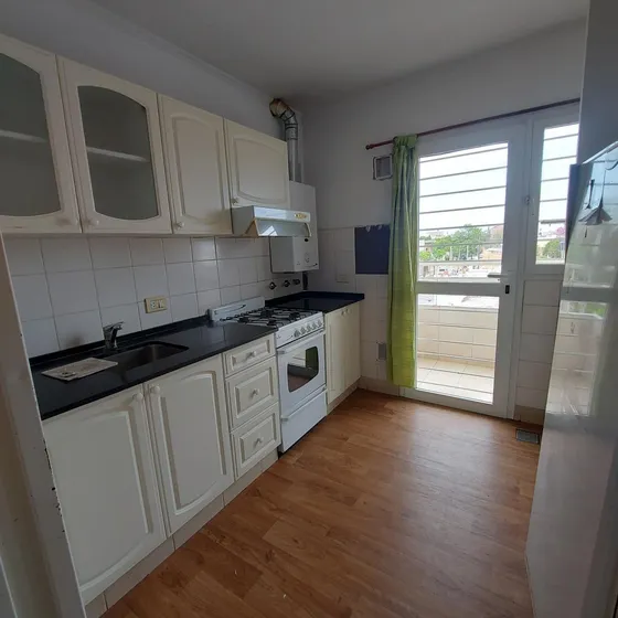 Departamento En Venta De 2 Dormitorios Y 2 Baños En San Lorenzo Centro - Santa Fe