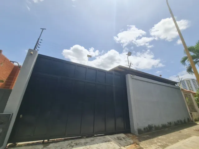 Venta Casa Moderna Av Principal La Trigaleña, Carmen N. Negociable