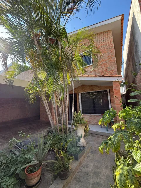 Casa En Venta Naguanagua Res. Quintas De Naguanagua (mer)
