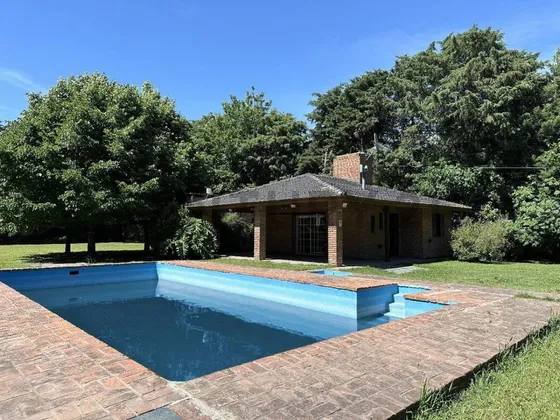 Espectacular Finca Con Chalet Para Huéspedes.