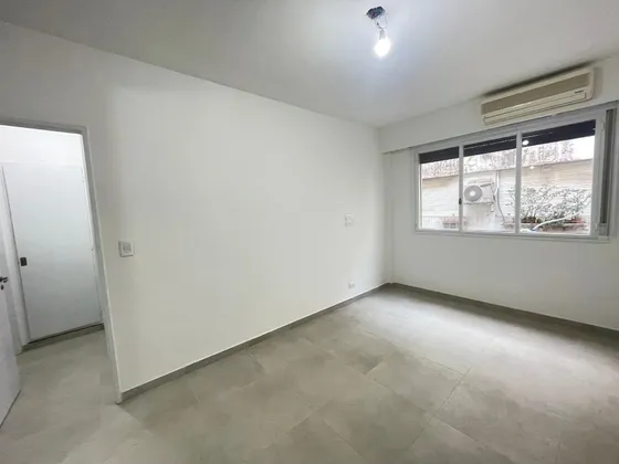 Dos Ambientes Apto Profesional, Reciclado, A Metros De Plaza Las Heras