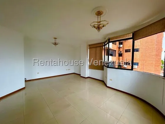 Erika Armeya Vende, Apartamento Con Planta Electrica En La Urbanizacion Del Este De Barquisimeto. Flex: 25-19623