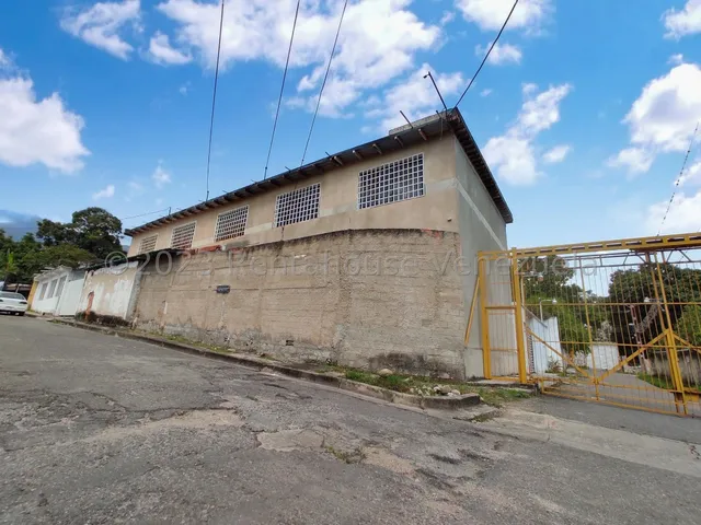 Local En Venta En El Limon Maracay Aragua 24-5029 Irrr