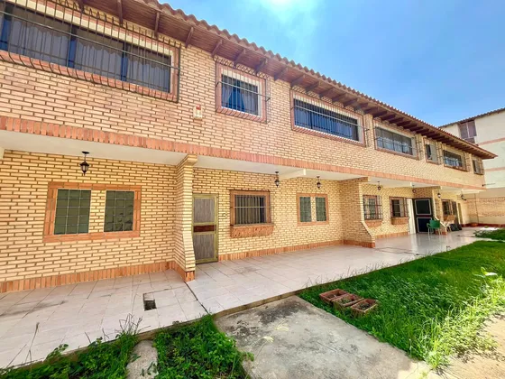 Townhouse Amoblado Y Equipado C.r Villas De Lourdes  Nva Bna