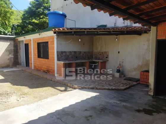 Venta De Casa En Urb La Floresta Turmero. 003jsc