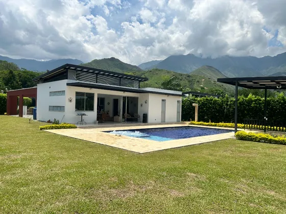 Casa Finca Parcelacion Arellana Con Piscina Y Jacuzzi Como Nueva