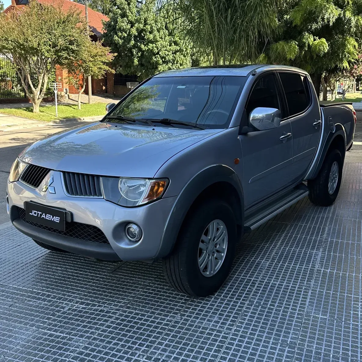 Mitsubishi L200 2.5 Sport Hpe Cab Doble At 4x4