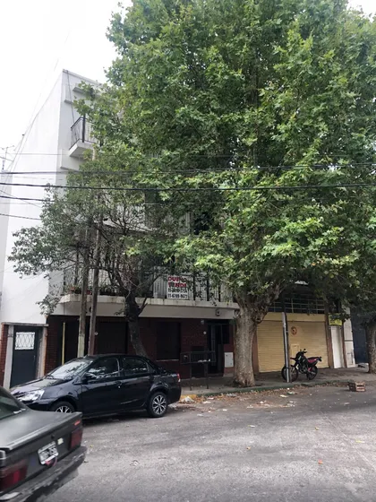 Departamento A Metros De Liniers Con Patio Excelente Estado