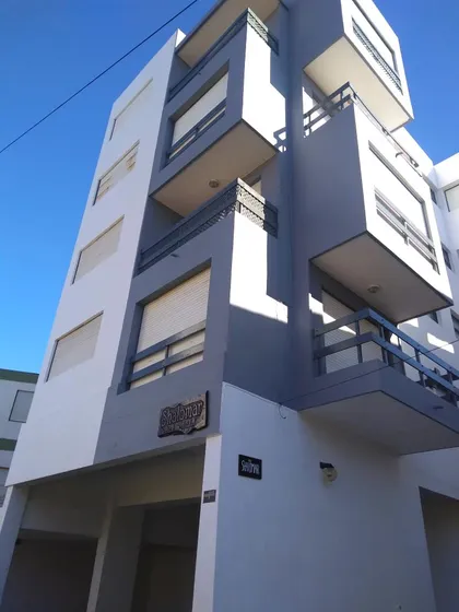 Departamento De 3 Ambientes En Alquiler Con 2 Cocheras
