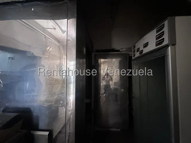 Excelente Oportunidad De Invertir , Lunchería La Esquina Ubicada En Zona Estratégica Del Centro - Este Barquisimeto -- Mehilyn Perez Tu Asesor De Confianza --