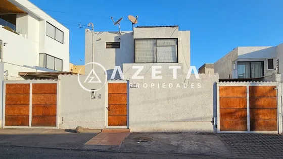 Casa En Venta De 3 Dorm. En Iquique