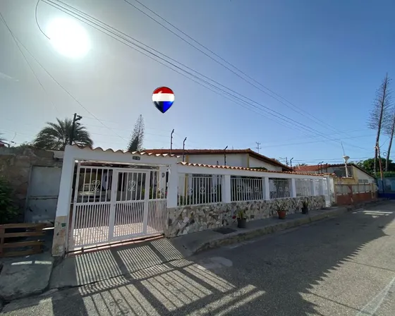 Re/max 2 Mil Vende, Casa Con 2 Apartamentos Anexo, Sector Genoves, Nueva Esparta, Isla De Margarita