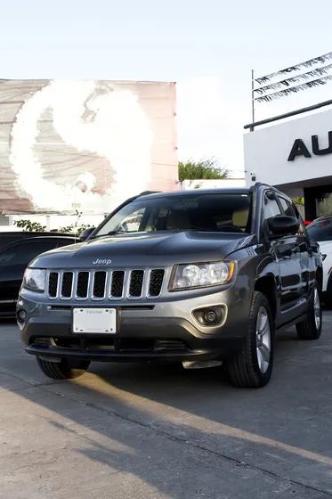 Jeep Compass 2.4 Latitud 5vel 5vel 4x2 Mt