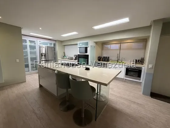 Aa Apartamento En Venta Loma Linda Mls #27-2780