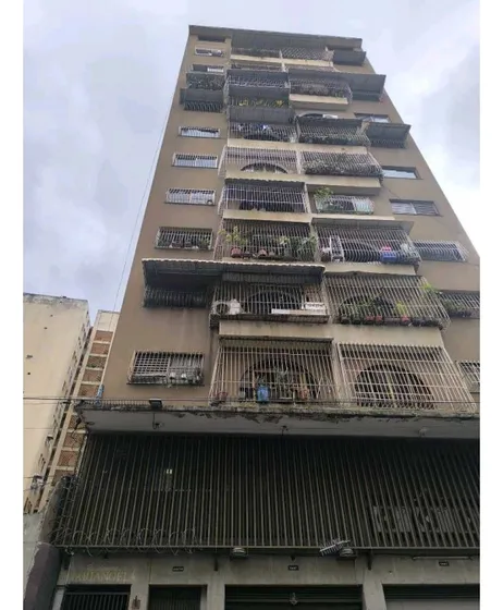 Vendo Apartamento 72m2 Quinta Crespo 5502