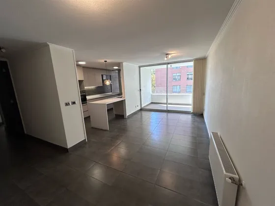 Semi Nuevo 85 Mts2 De 3 Dorm. 2 Baños Y 2 Estac, En Ñuñoa