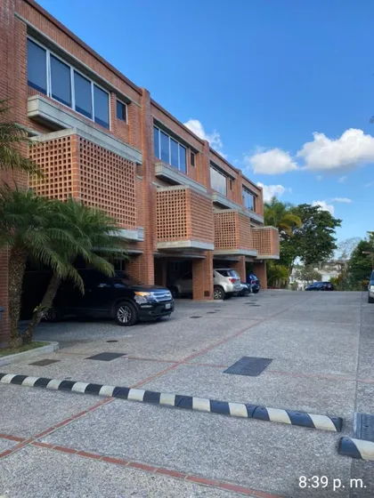 Th En Hatillo Tepuy248m2+36m2 De Jardin3 Puestos. 