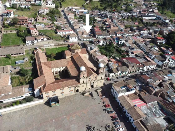 Excelente Oportunidad De Inversion. Casa Esquinera. 