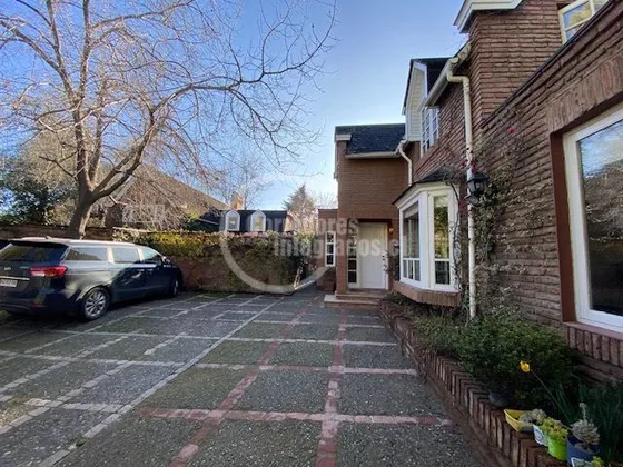 Casa En Venta De 6 Dorm. En Las Condes