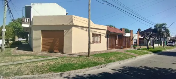 Venta De Casa En Castelar Apta A Credito