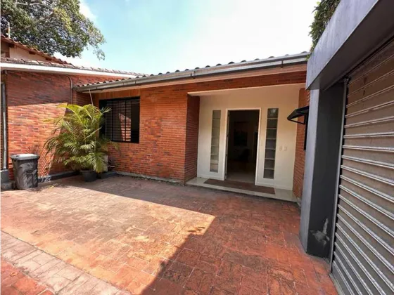 Se Alquila Casa 320m2/2h+s/4b+s/4p. Altamira