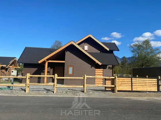 Casa En Venta De 4 Dorm. En Pucón