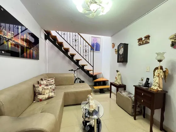 Vendo Apartamento En Santa Lucía Duplex Una Cuadra Del Metro