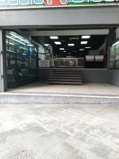Venta De Local  Entre Av. Lecuna Y Baralt 300 Mts. Pfla 05
