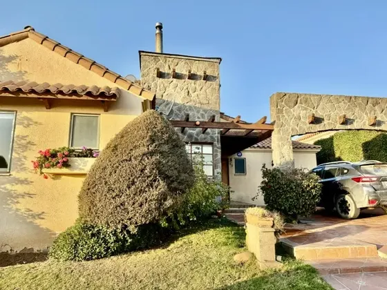 Excelente Casa En Seguro Condominio De Mantagua