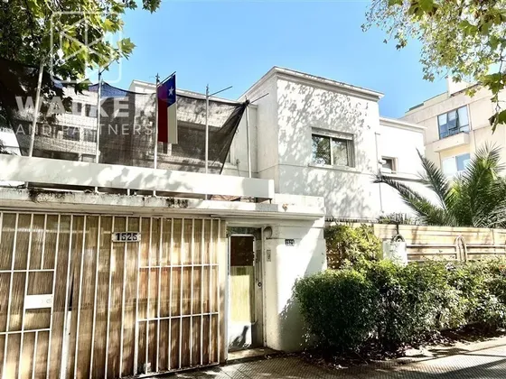 Casa En Venta De 12 Dorm. En Providencia