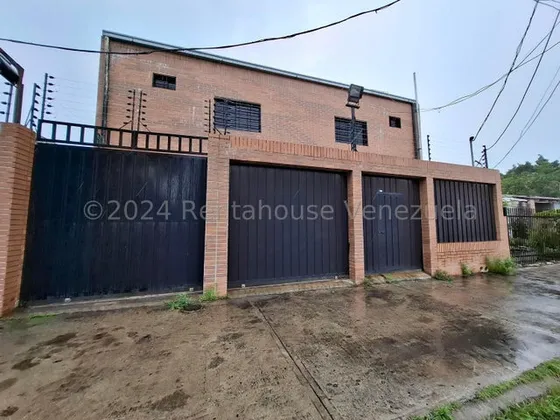 Apd Galpon Con Casa Comercial En Venta Maracay Urb La Barraca 24-28826