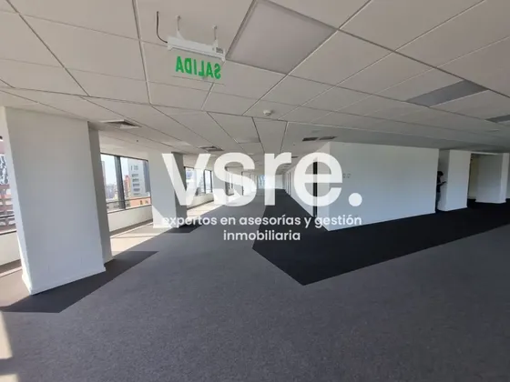 Increible Oficina Habilitada En Planta Libre - Sanhattan