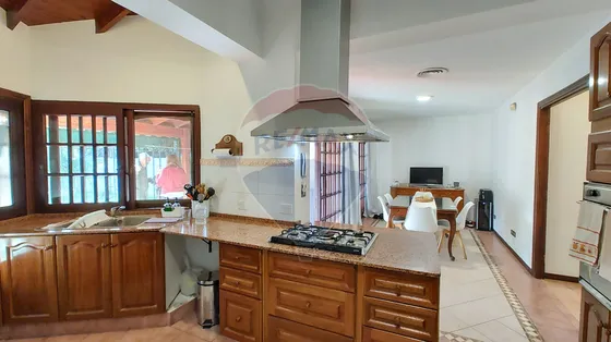 Venta - Casa 4 Amb. Con Piscina - Campana Centro