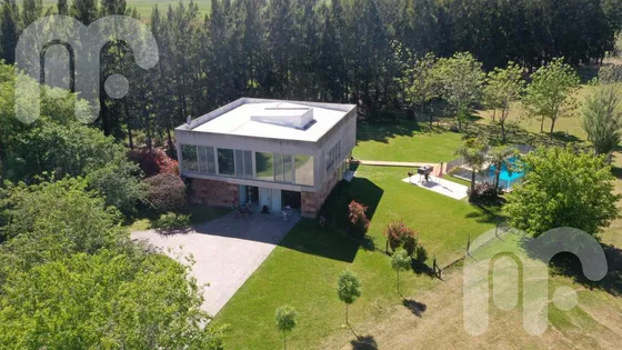 Venta Casa De 4 Dormitorios  Haras Del Sur Ii