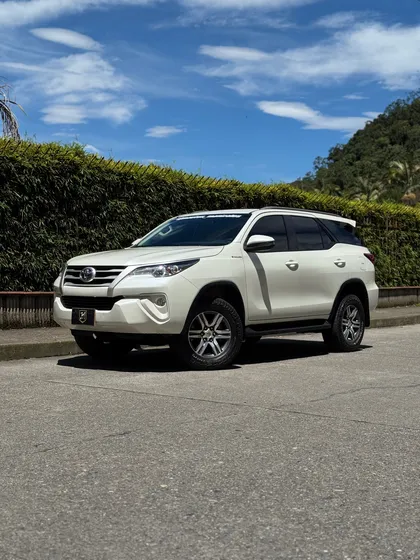 Toyota Fortuner 2.4 Street At 7as