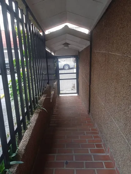 Ph En Excelentes Condiciones De Dos Habitaciones, Un Baño, Sala, Comedor, Una Terraza Destechada