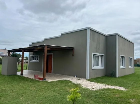 Venta Casa 4 Amb En Domselaar Chico