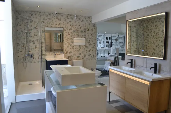 Arriendo De Amplio Local Comercial En Excelente Ubicación