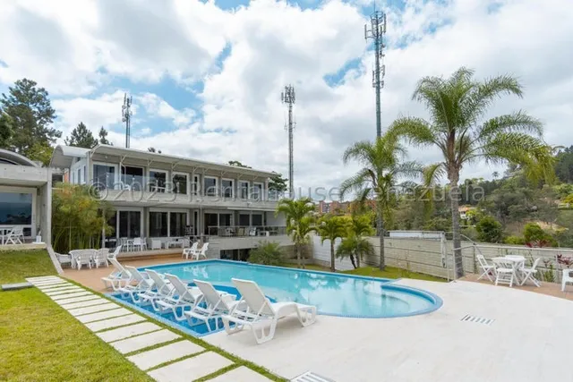 Agp Casa Con Acabados De Lujo, En Venta En La Lagunita Country Club, Tiene Piscina, En Calle Ciega 25-20626 Ys 