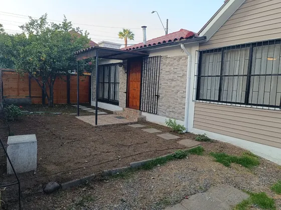 Linda Casa Remodelada, Buena Y Tranquila Ubicacion 