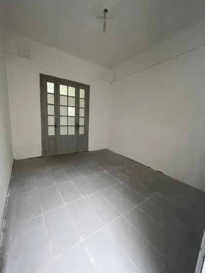 Alquiler Casa 5 Ambientes, 2 Baños Calle Nicaragua A Metros De Br. Artigas