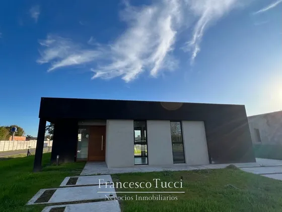 Casa En Venta En Barrio Privado Solar De Alvarez